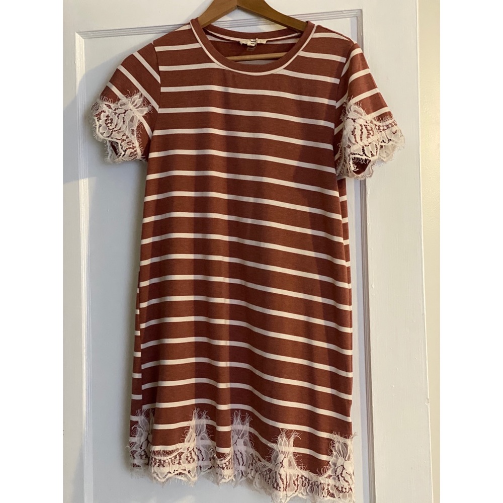 Lace trim T-shirt dress from Boutique